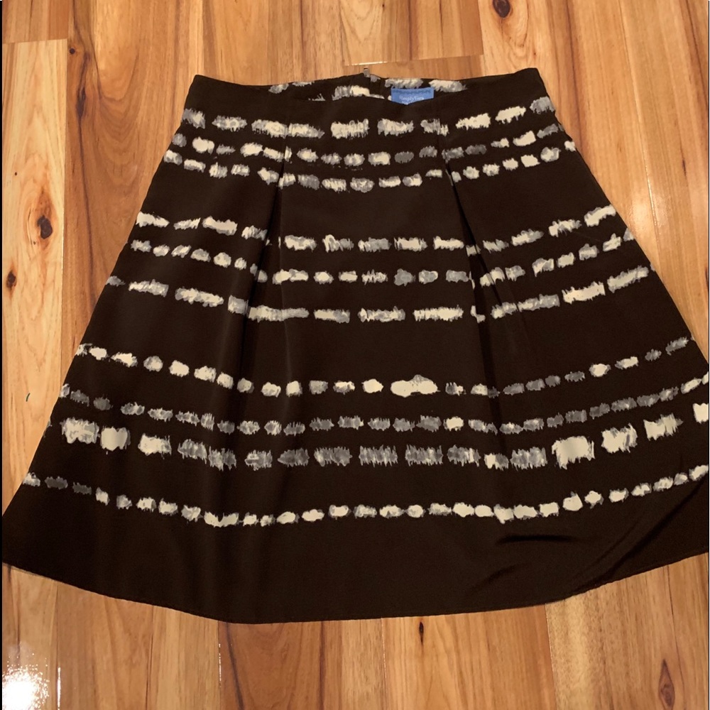“SimplyVera Wang” skirt size 6 blk